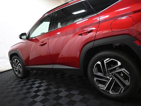 Used 2025 Hyundai Tucson Limited AWD/4WD image 15