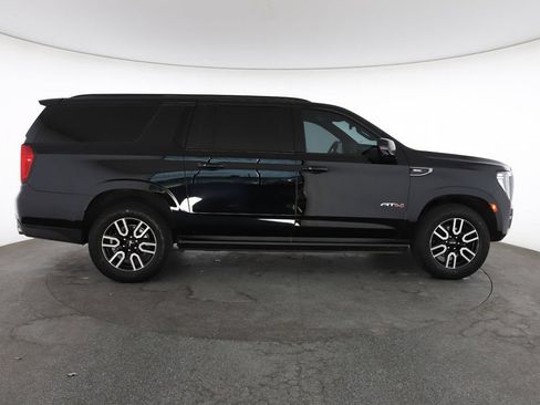 Used 2023 GMC Yukon XL AT4 w/ AT4 Premium Package AWD/4WD image 14