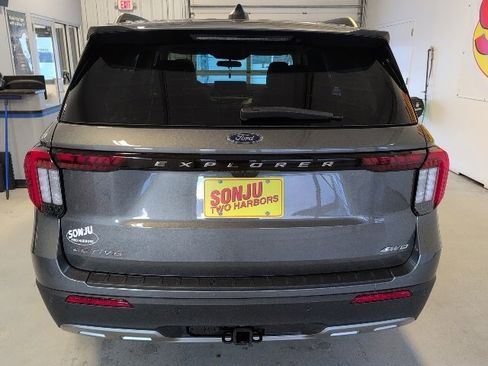 New 2026 Ford Explorer Active w/ Active Comfort Package image 4