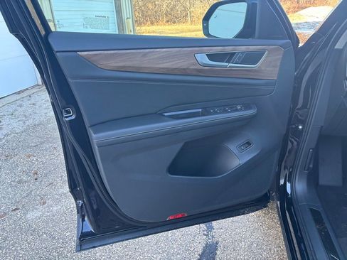 New 2026 Volkswagen Atlas SE image 10