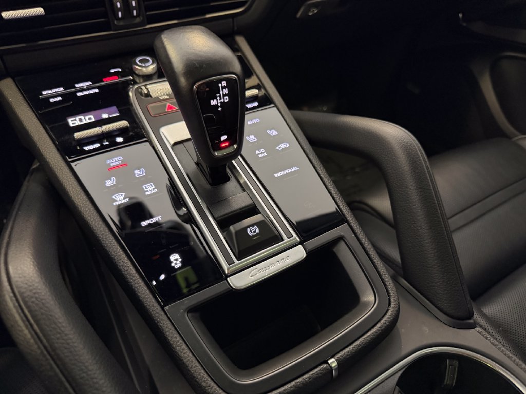 Certified 2023 Porsche Cayenne Platinum Edition AWD/4WD image 16