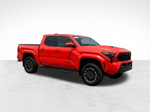 Used 2024 Toyota Tacoma TRD Sport AWD/4WD image 5