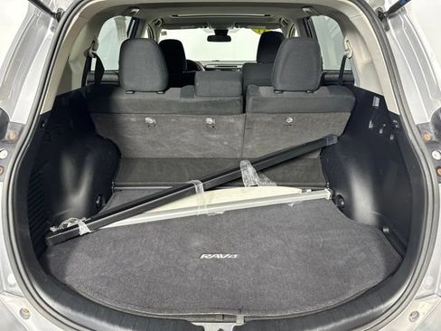 Used 2017 Toyota RAV4 XLE AWD/4WD image 30