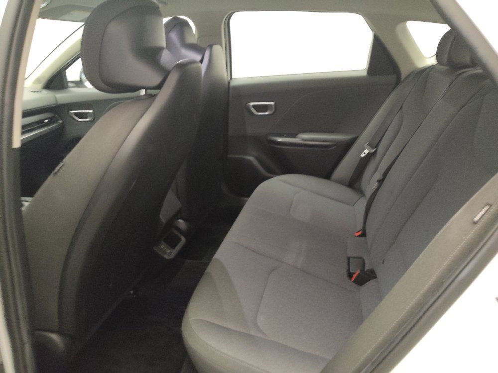 Used 2025 Kia K4 FWD image 18