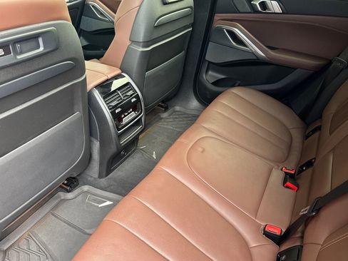 Used 2020 BMW X6 M50i image 11