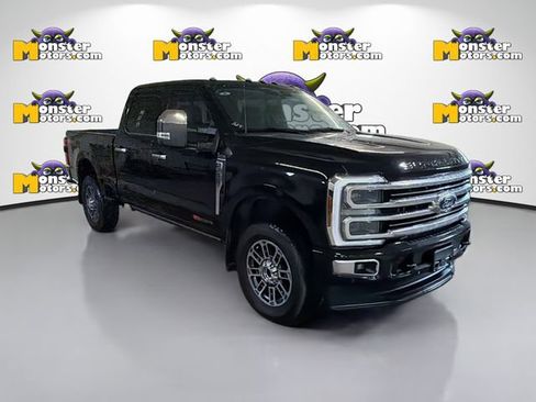 Used 2025 Ford F250 Platinum w/ Platinum Plus Package image 3