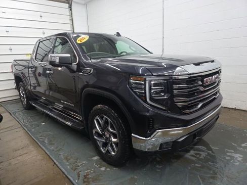 Used 2023 GMC Sierra 1500 SLT w/ SLT Premium Package image 3