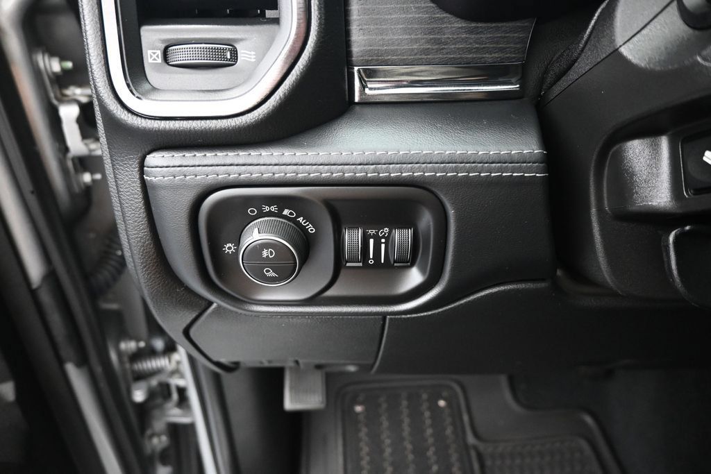 Used 2022 RAM 3500 Limited w/ Night Edition AWD/4WD image 19