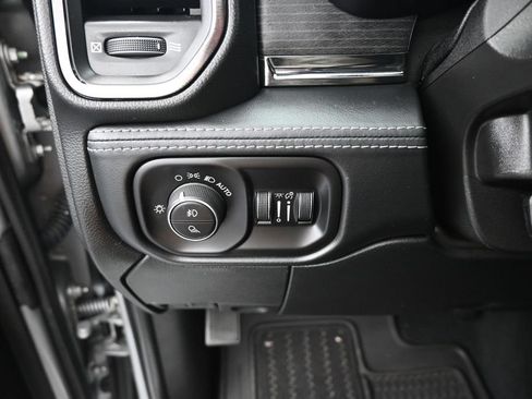 Used 2022 RAM 3500 Limited w/ Night Edition AWD/4WD image 19
