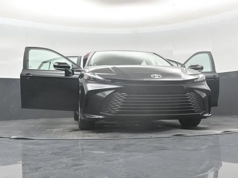 Used 2025 Toyota Camry LE FWD image 62