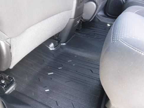 Used 2022 GMC Acadia SLE w/ LPO, Floor Liner Package FWD image 11