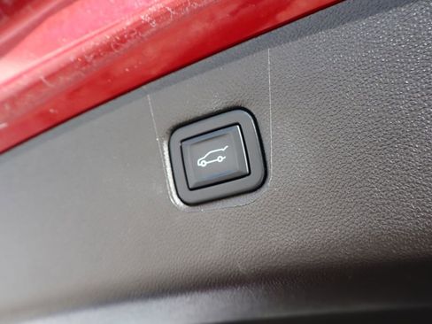 Used 2022 Chevrolet Blazer RS w/ Enhanced Convenience Package image 38