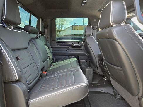 Used 2024 GMC Sierra 2500 AT4X AWD/4WD image 15