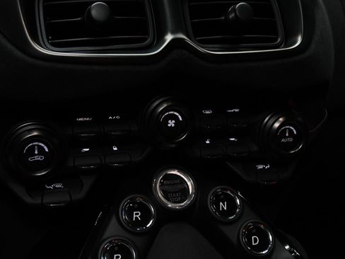 Used 2020 Aston Martin V8 Vantage Coupe RWD image 31