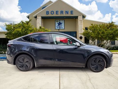 Used 2026 Tesla Model Y Long Range AWD/4WD image 6