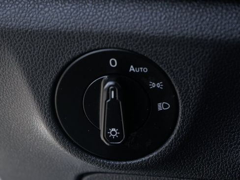 Used 2020 Volkswagen Jetta SE image 18