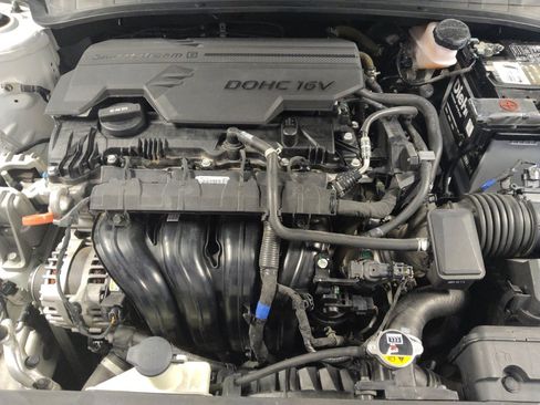 Used 2022 Hyundai Elantra SE FWD image 30