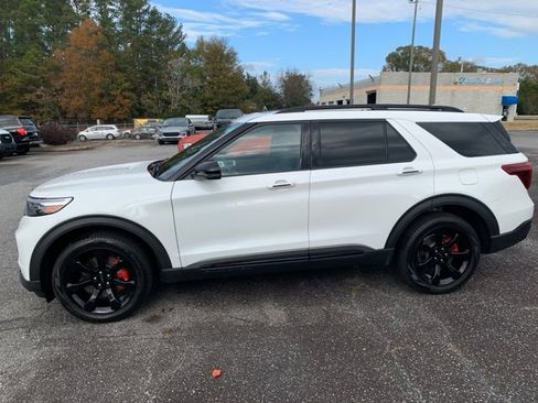 Certified 2024 Ford Explorer ST w/ Equipment Group 401A image 3