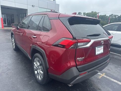 Used 2020 Toyota RAV4 Limited FWD image 4