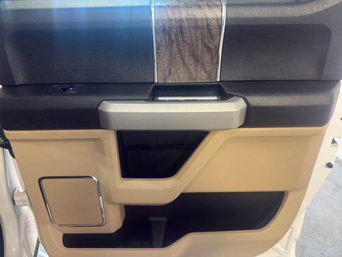 Used 2019 Ford F250 Lariat w/ Lariat Ultimate Package AWD/4WD image 25