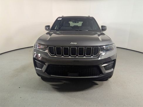 New 2025 Jeep Grand Cherokee Laredo w/ Luxury Tech Group I image 2