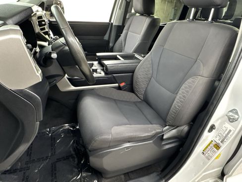 Used 2022 Toyota Tundra SR5 w/ SR5 Convenience Package AWD/4WD image 4