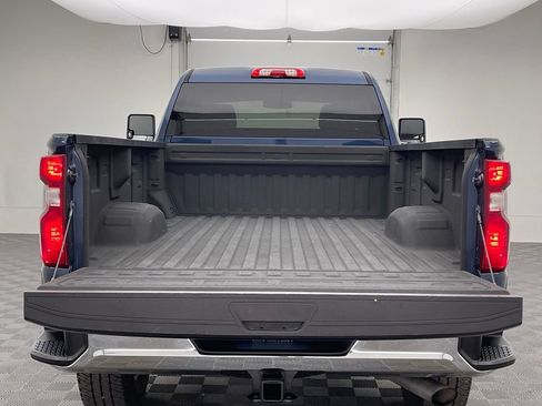 Used 2022 Chevrolet Silverado 2500 LT w/ Convenience Package RWD image 9