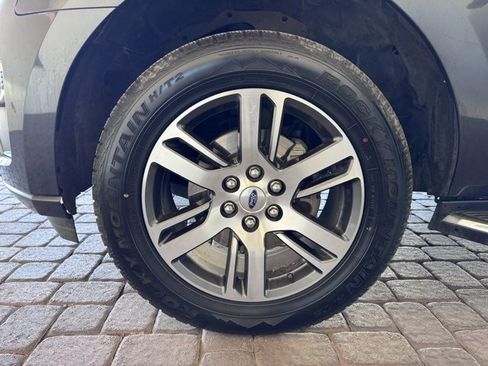 Used 2023 Ford Expedition Limited image 35