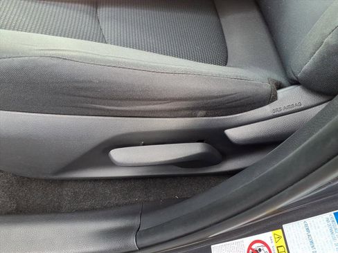 Used 2019 Toyota RAV4 LE image 15