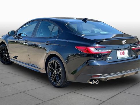 Used 2025 Toyota Camry SE FWD image 12
