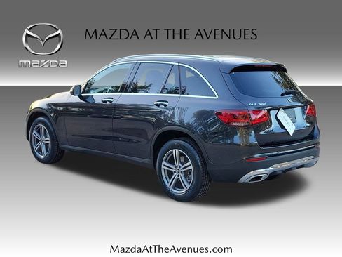 Used 2021 Mercedes-Benz GLC 300 w/ Premium Package image 5