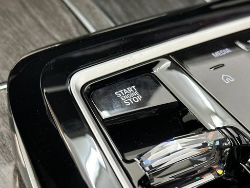 New 2025 BMW 760i xDrive 760i xDrive w/ Premium Package image 28