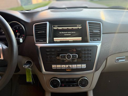 Used 2015 Mercedes-Benz ML 350 4MATIC image 24