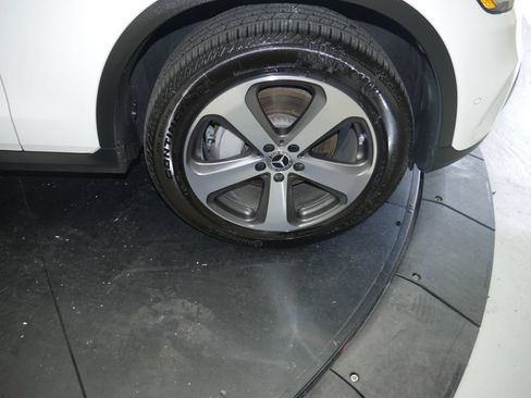 Used 2022 Mercedes-Benz GLC 300 4MATIC image 19