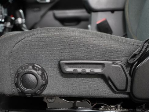 Used 2025 Jeep Wrangler Unlimited Sport AWD/4WD image 11