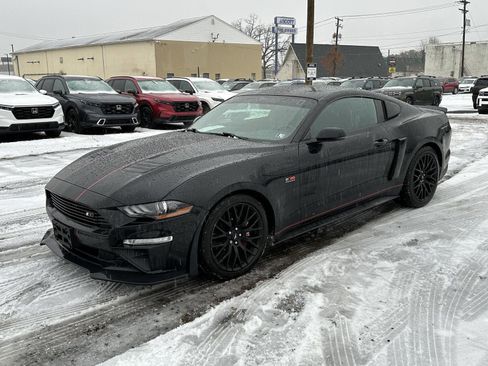 Used 2019 Ford Mustang Premium w/ Ecoboost Performance Package image 4