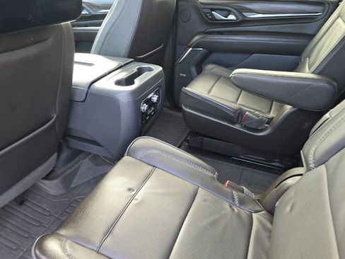 Used 2024 GMC Yukon XL Denali w/ Denali Reserve Package image 13