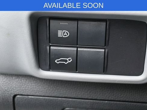 Used 2022 Toyota Highlander XLE AWD/4WD image 15