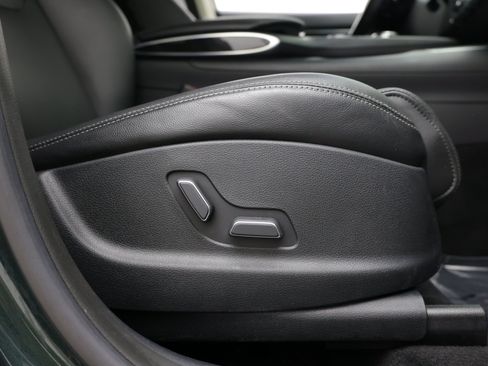Used 2022 Genesis GV70 2.5T AWD/4WD image 41