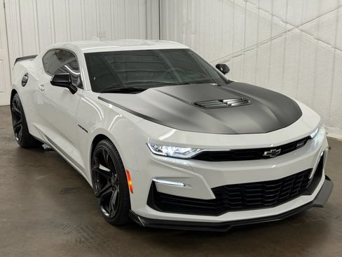 Used 2023 Chevrolet Camaro SS RWD image 2