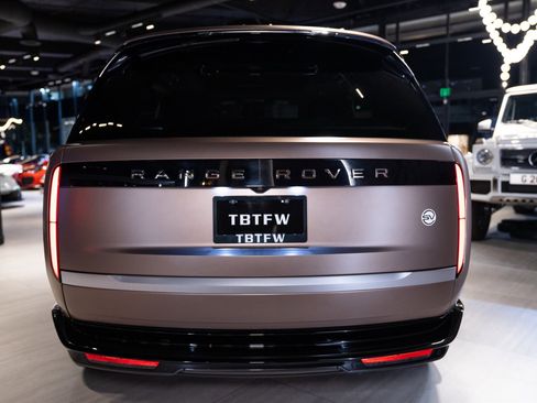 Used 2023 Land Rover Range Rover SV AWD/4WD image 43