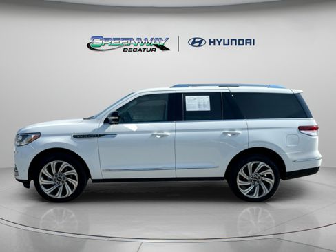 Used 2023 Lincoln Navigator Reserve AWD/4WD image 5