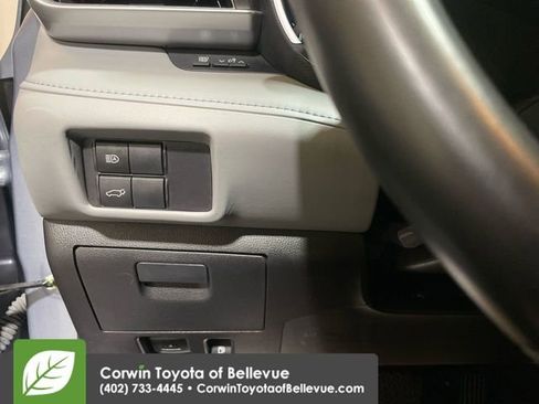 Used 2023 Toyota Highlander XLE image 20