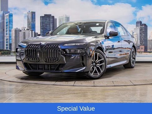 Used 2025 BMW 760i xDrive w/ Executive Package AWD/4WD image 2