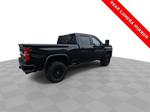 Used 2025 Chevrolet Silverado 2500 ZR2 w/ Technology Package image 8