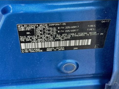 Certified 2017 Toyota RAV4 LE w/ Carpet Mat Package FWD image 31