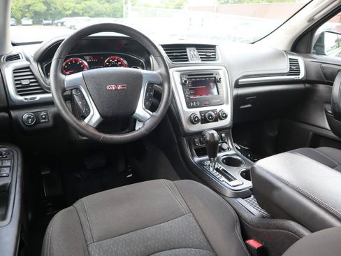 Used 2015 GMC Acadia SLE FWD image 18