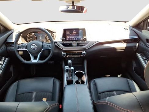Used 2025 Nissan Altima 2.5 SR FWD image 31