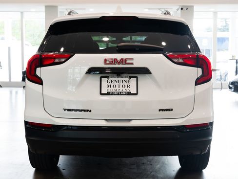 Used 2021 GMC Terrain SLE w/ Elevation Edition AWD/4WD image 4