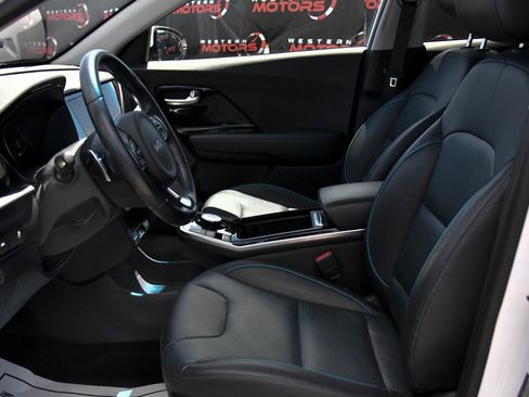 Used 2022 Kia Niro EX Premium FWD image 18